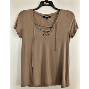 ‼️Lulu’s Tie-up Tan T-shirt, Size Medium
